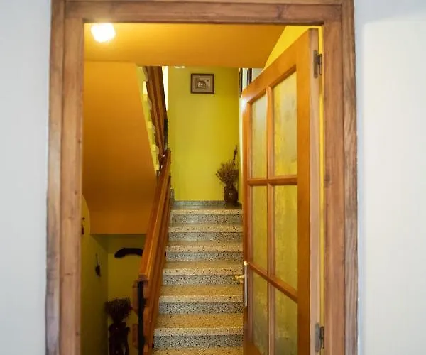 Estudio Calle Alta Lägenhet